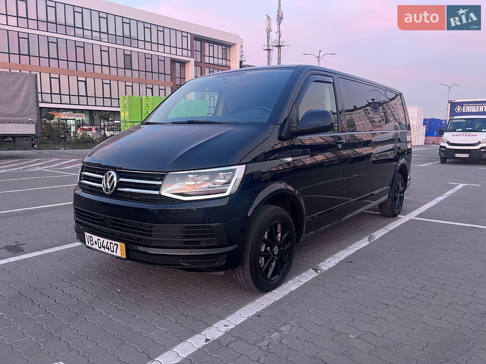 Volkswagen Caravelle 2018 VIN WV2ZZZ7HZJH200524 фото оголошення 12 з 100