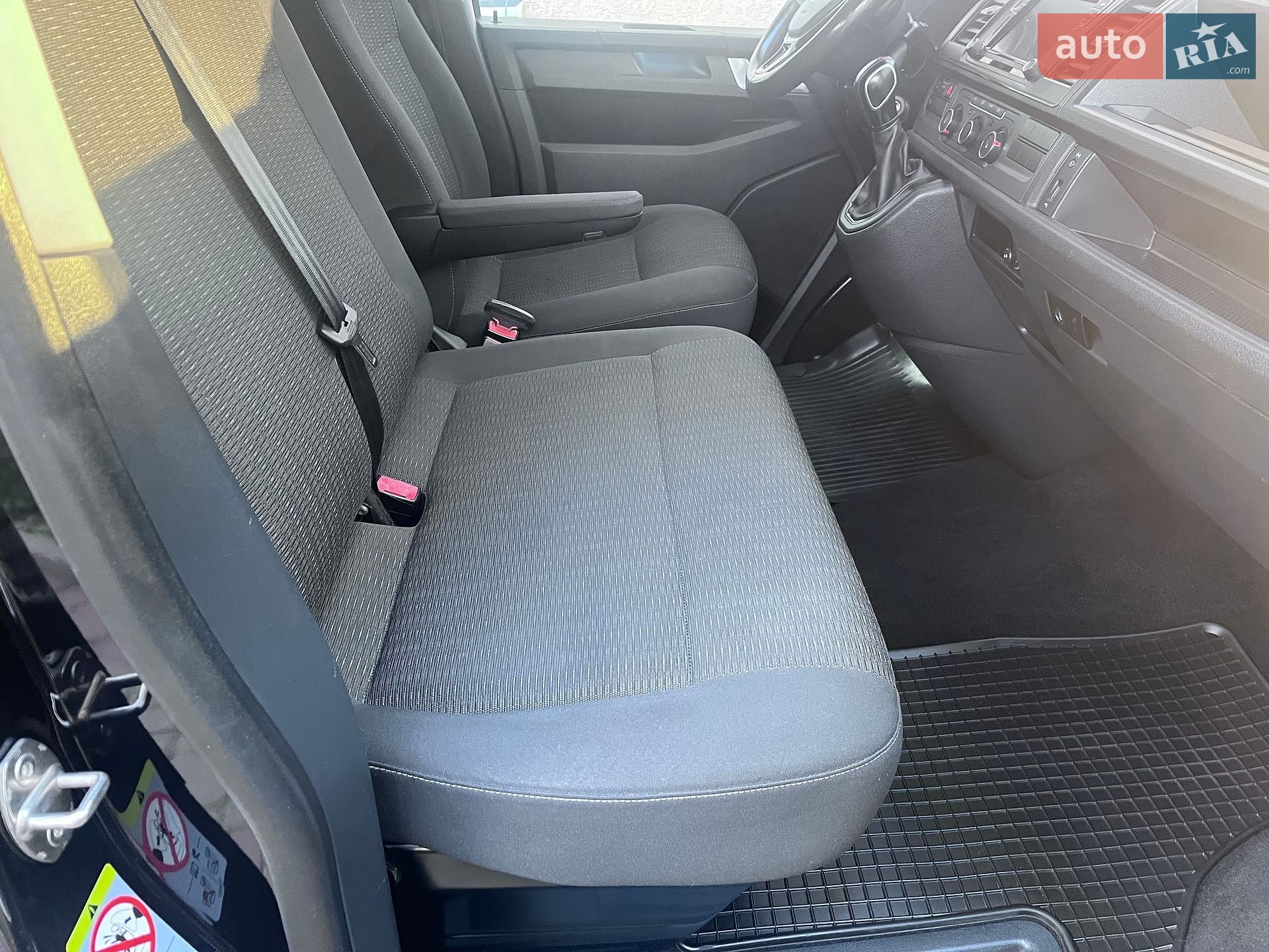 Volkswagen Caravelle 2018 VIN WV2ZZZ7HZJH200524 фото оголошення 32 з 100
