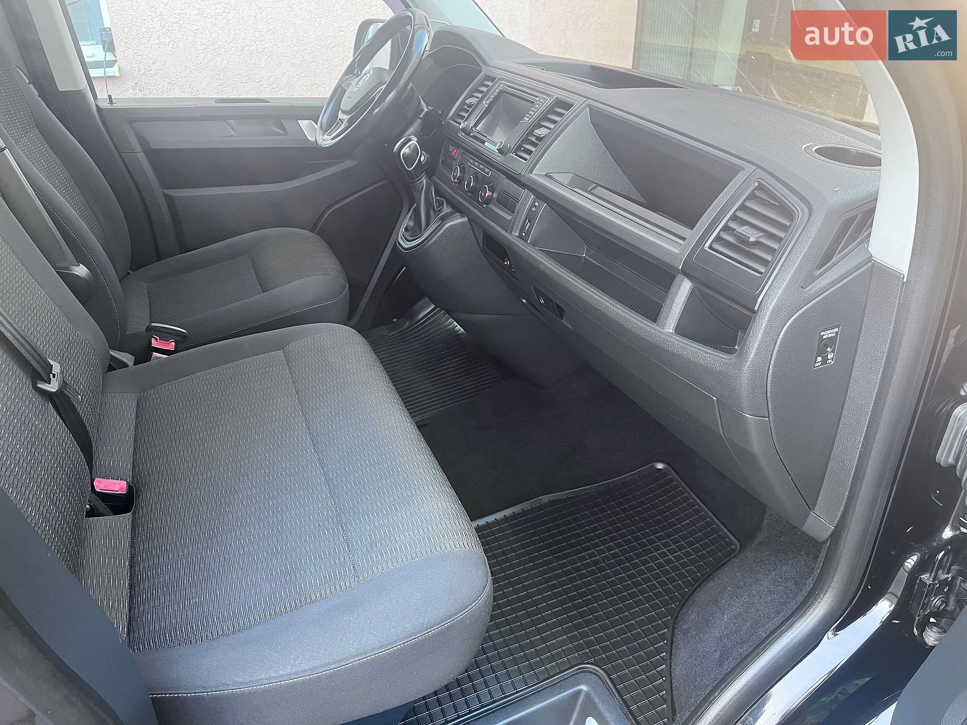 Volkswagen Caravelle 2018 VIN WV2ZZZ7HZJH200524 фото оголошення 31 з 100
