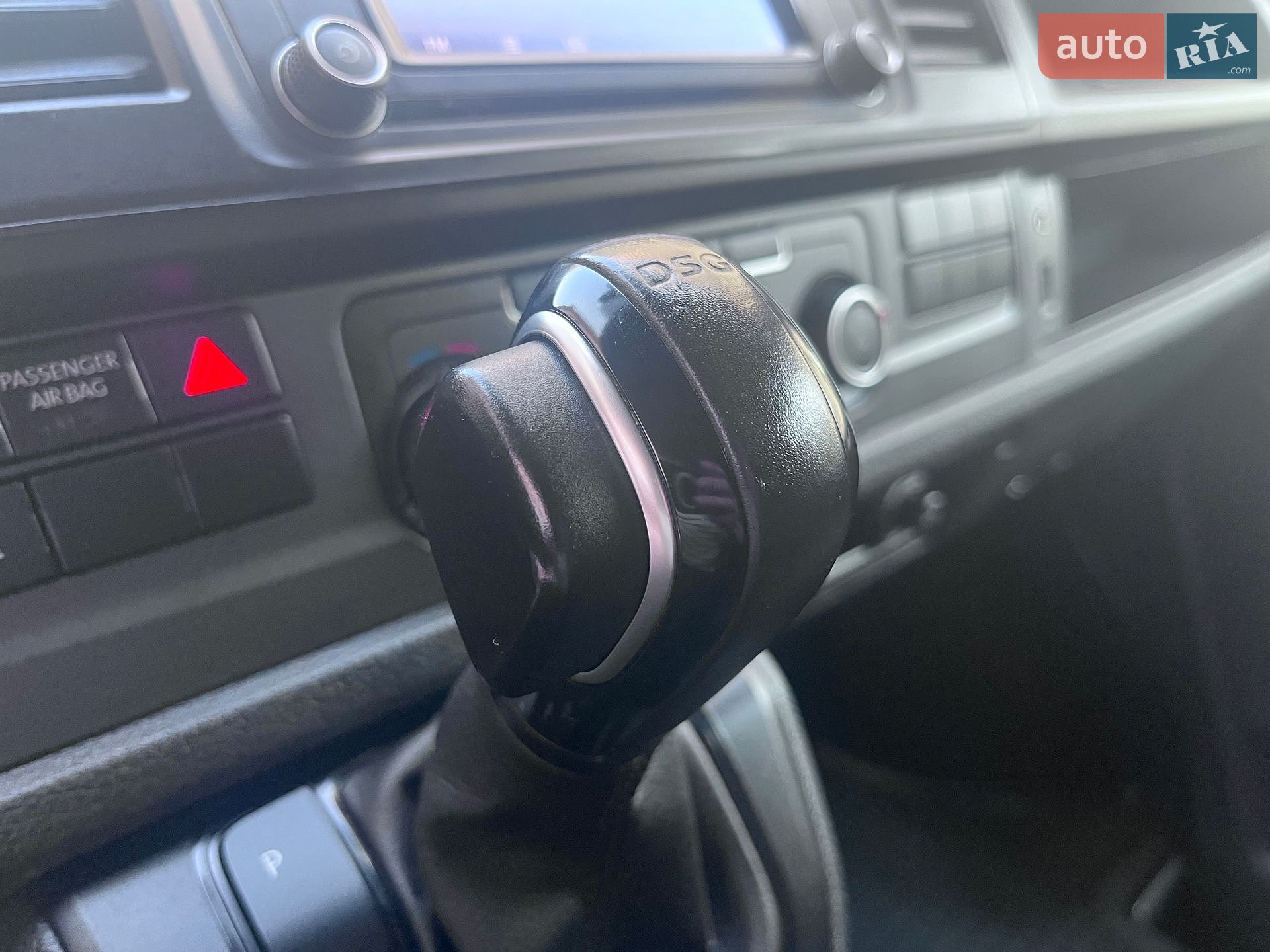 Volkswagen Caravelle 2018 VIN WV2ZZZ7HZJH200524 фото оголошення 46 з 100