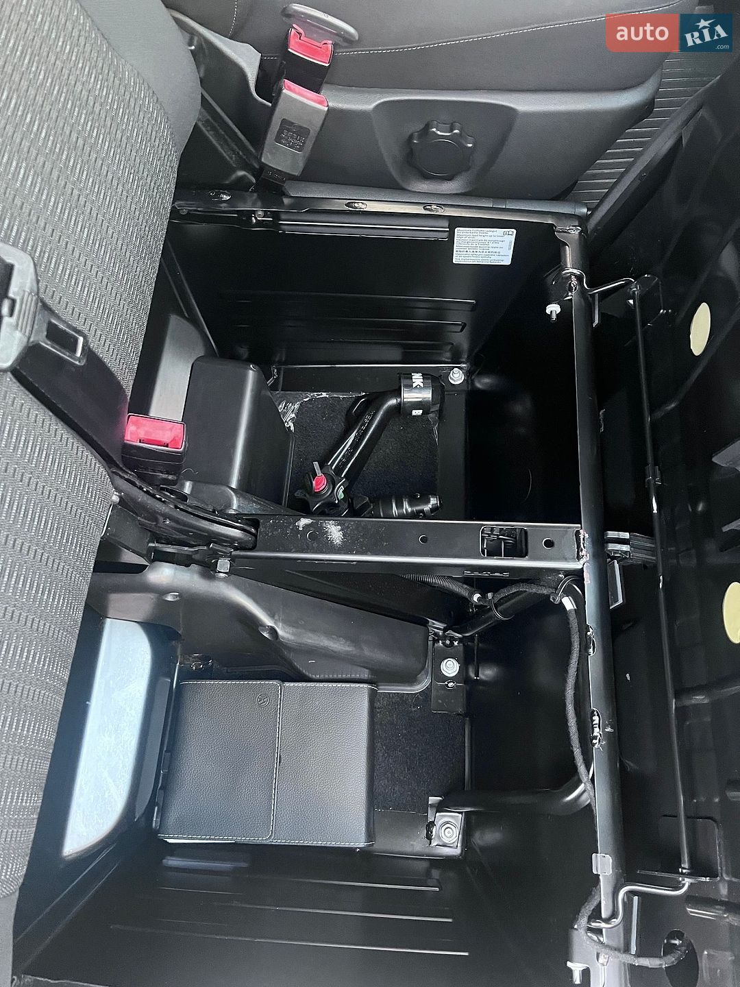 Volkswagen Caravelle 2018 VIN WV2ZZZ7HZJH200524 фото оголошення 73 з 100