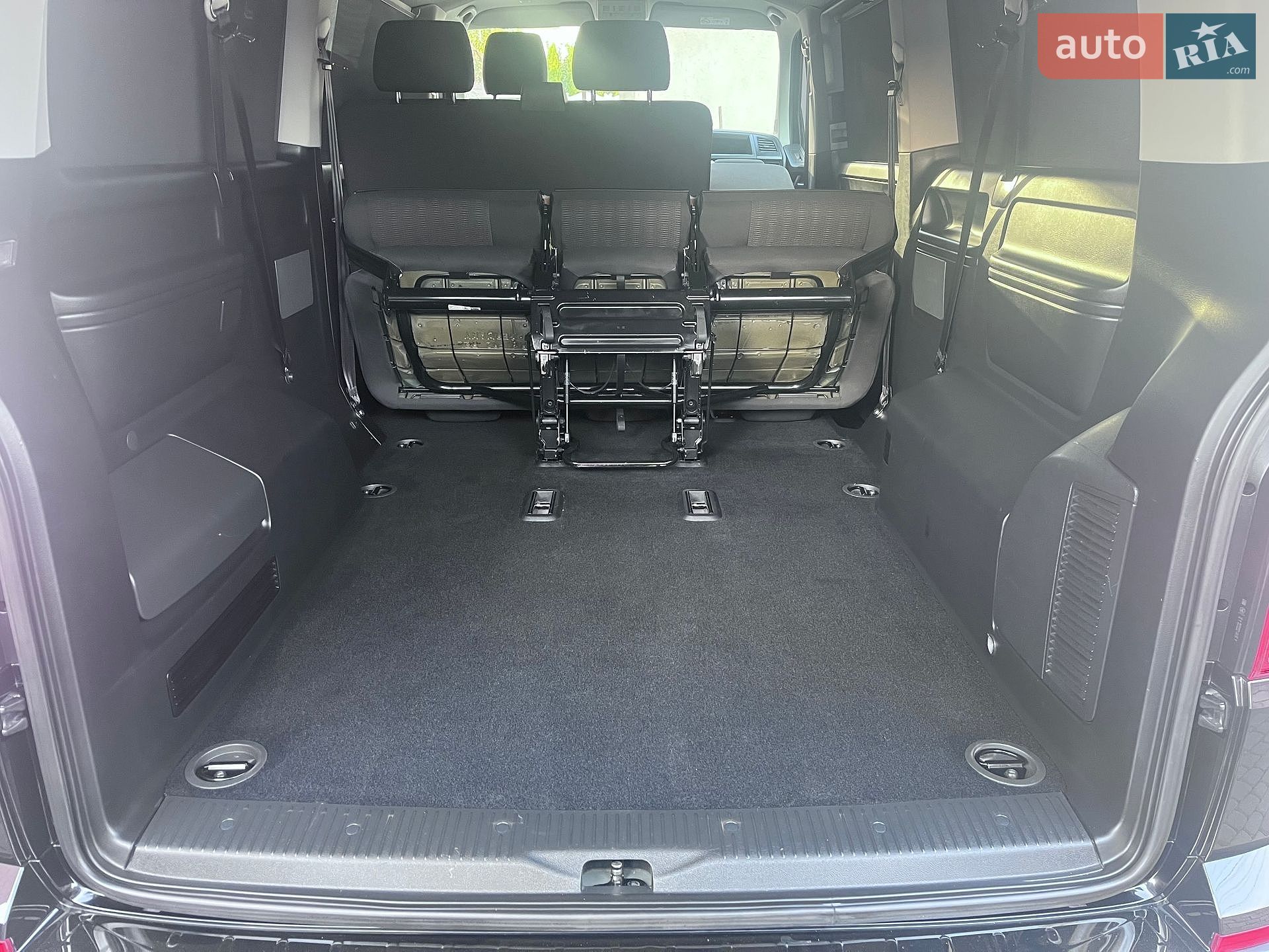Volkswagen Caravelle 2018 VIN WV2ZZZ7HZJH200524 фото оголошення 81 з 100