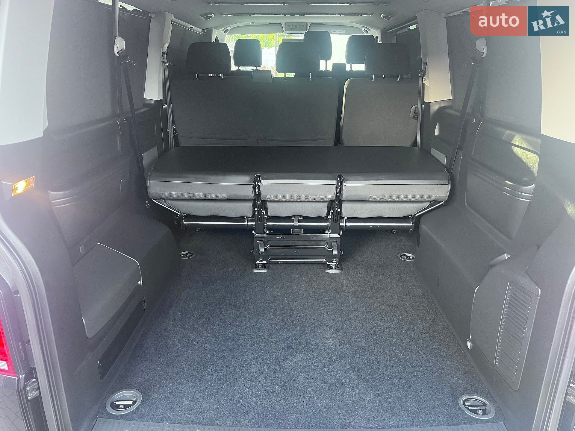 Volkswagen Caravelle 2018 VIN WV2ZZZ7HZJH200524 фото оголошення 79 з 100