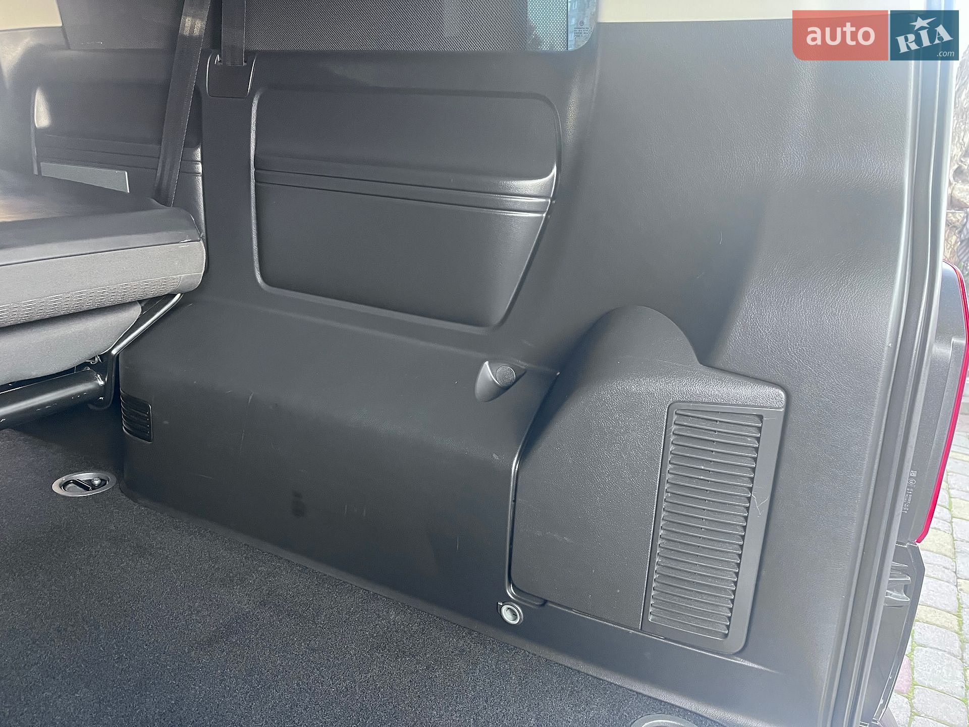 Volkswagen Caravelle 2018 VIN WV2ZZZ7HZJH200524 фото оголошення 85 з 100