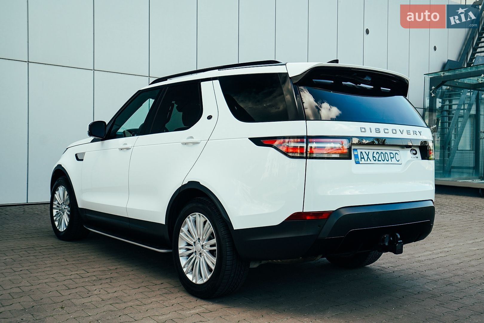 Land Rover Discovery 2017 VIN SALRRBBK6HA013485 фото оголошення 18 з 58