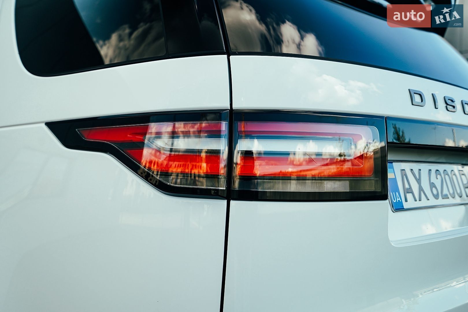 Land Rover Discovery 2017 VIN SALRRBBK6HA013485 фото оголошення 19 з 58