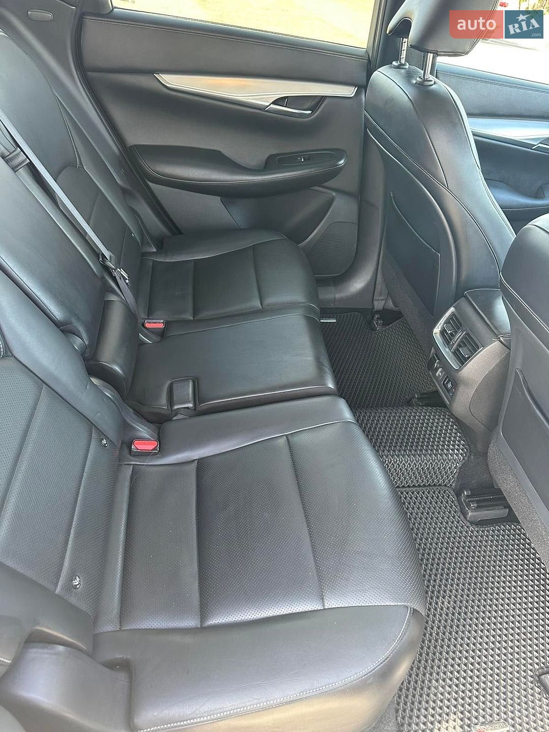 Infiniti QX50 2018 VIN 3PCAJ5M16KF107690 фото оголошення 10 з 32