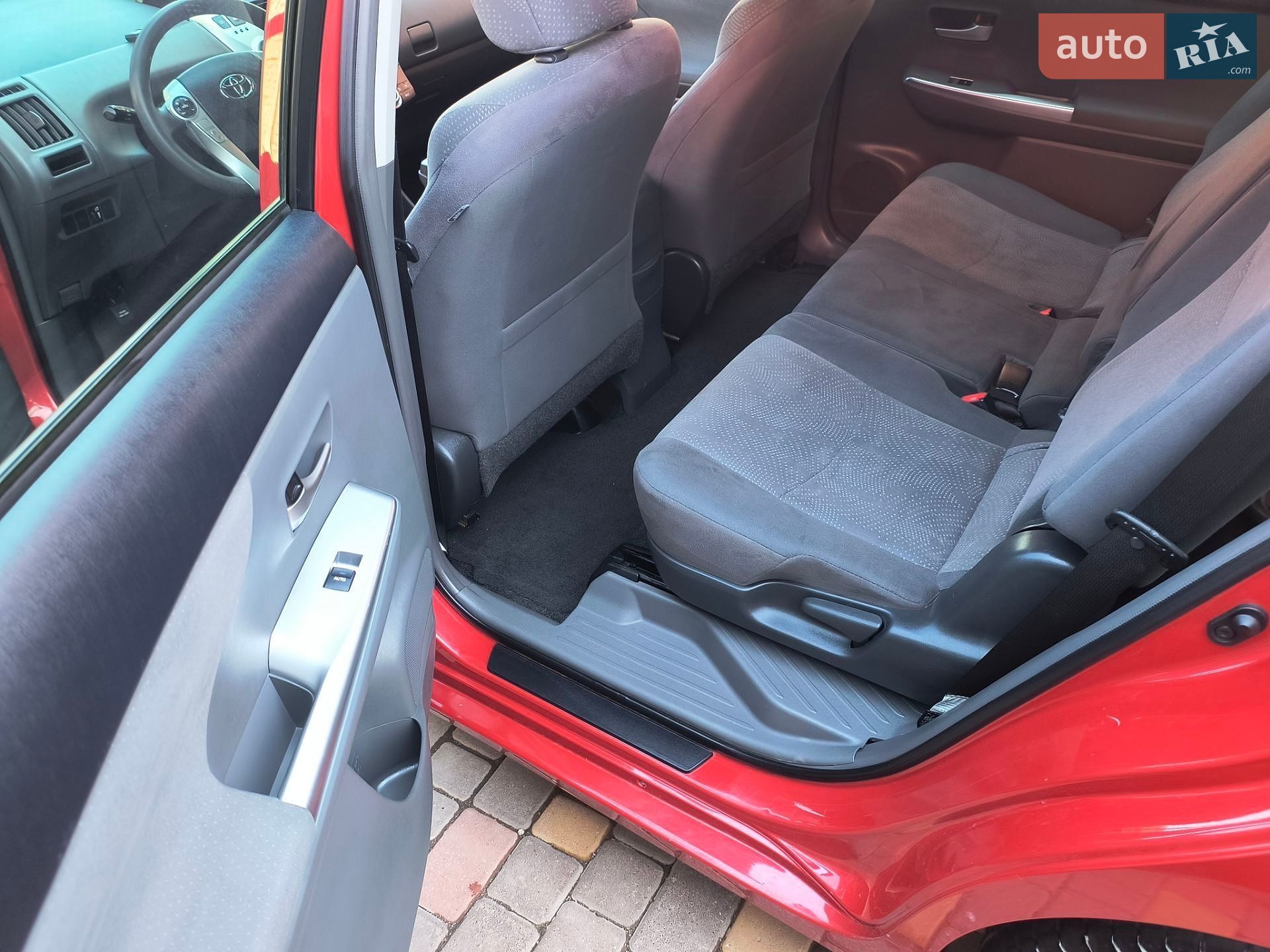 Toyota Prius v 2013 VIN JTDZN3EU1D3234478 фото оголошення 30 з 47