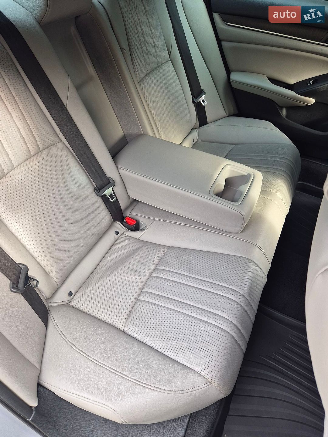 Honda Accord 2020 VIN 1HGCV3F90LA005740 фото оголошення 5 з 57