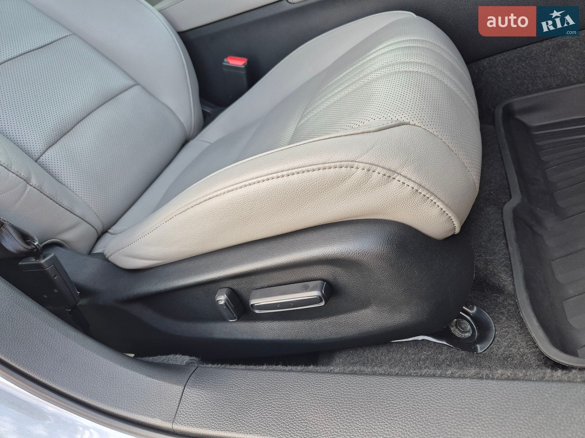 Honda Accord 2020 VIN 1HGCV3F90LA005740 фото оголошення 42 з 57