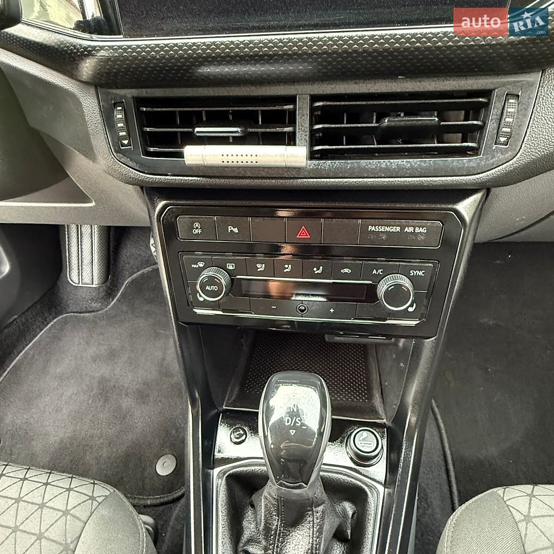 Volkswagen T-Cross 2020 VIN WVGZZZC1ZLY068096 фото оголошення 20 з 28