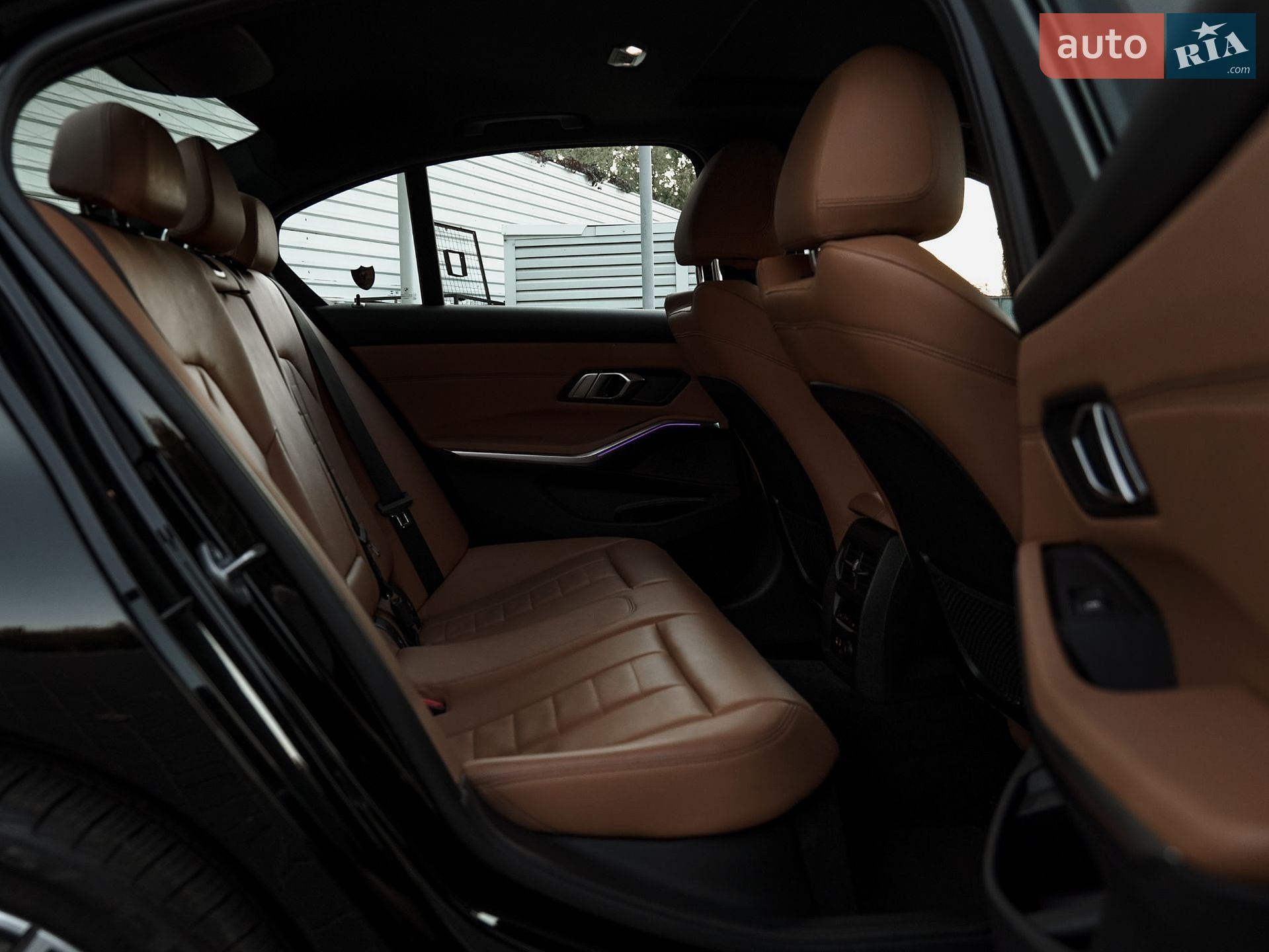 BMW 3 Series 2019 VIN WBA5R7C58KAJ82195 фото оголошення 7 з 18