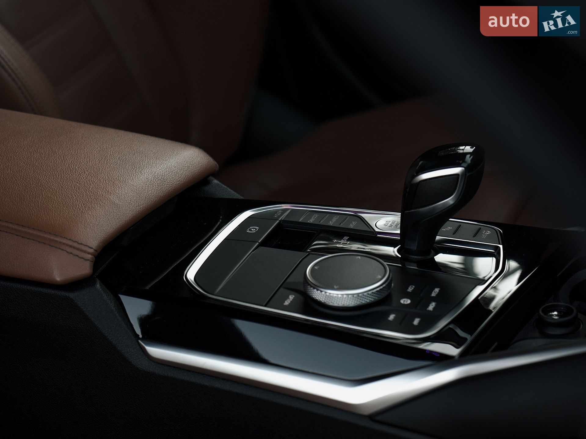 BMW 3 Series 2019 VIN WBA5R7C58KAJ82195 фото оголошення 10 з 18
