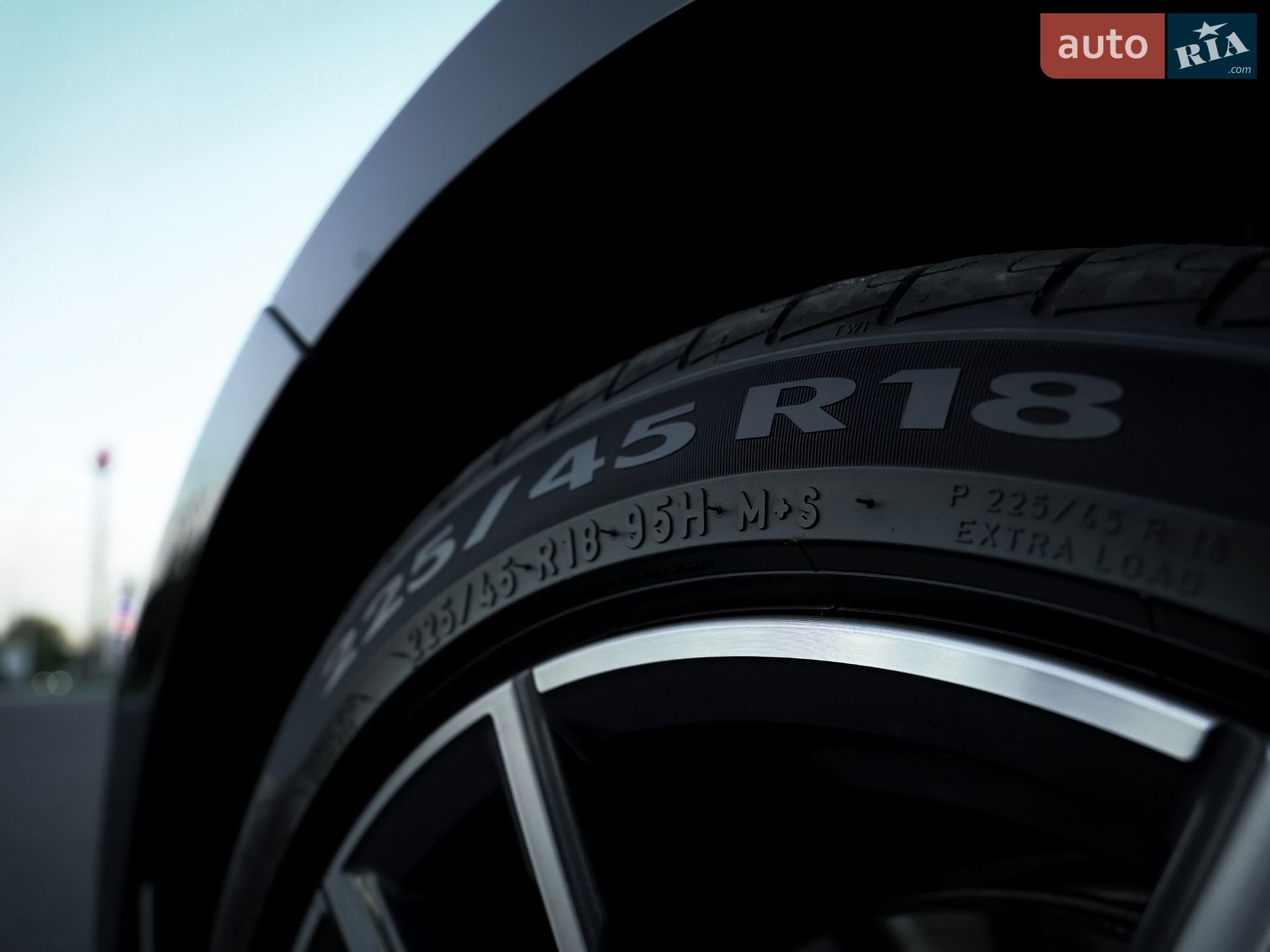 BMW 3 Series 2019 VIN WBA5R7C58KAJ82195 фото оголошення 14 з 18