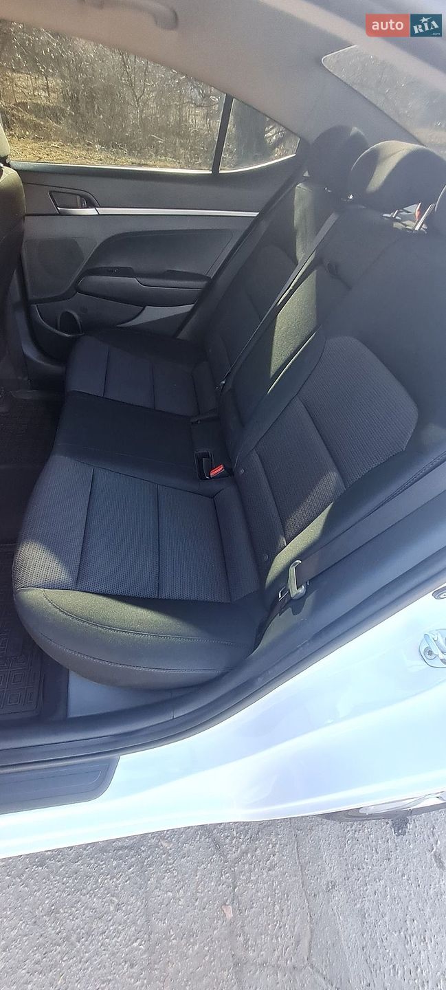 Hyundai Elantra 2019 VIN KMHD741CAKU872443 фото оголошення 8 з 38