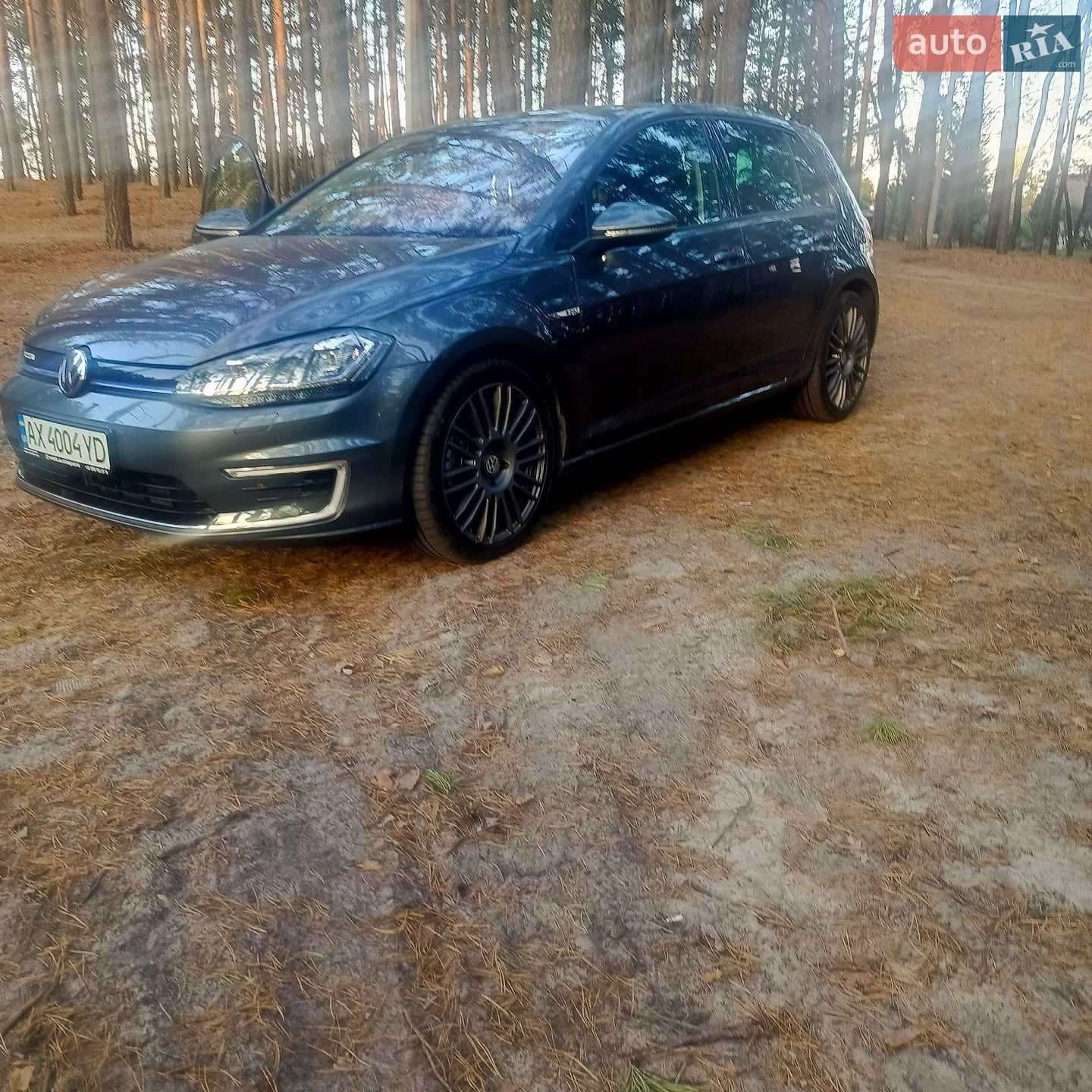Volkswagen e-Golf 2018 VIN WVWZZZAUZJW909682 фото оголошення 2 з 57