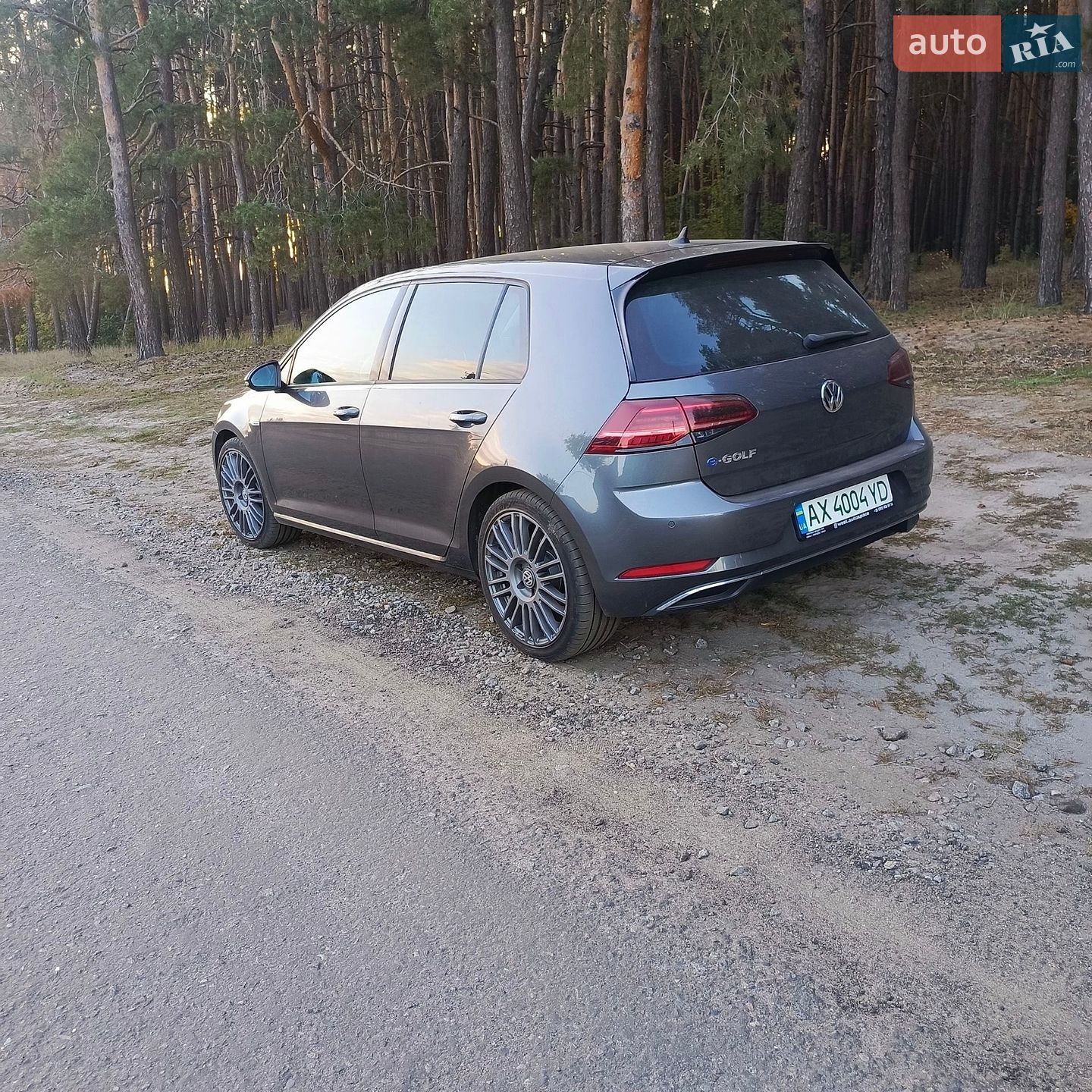 Volkswagen e-Golf 2018 VIN WVWZZZAUZJW909682 фото оголошення 5 з 57