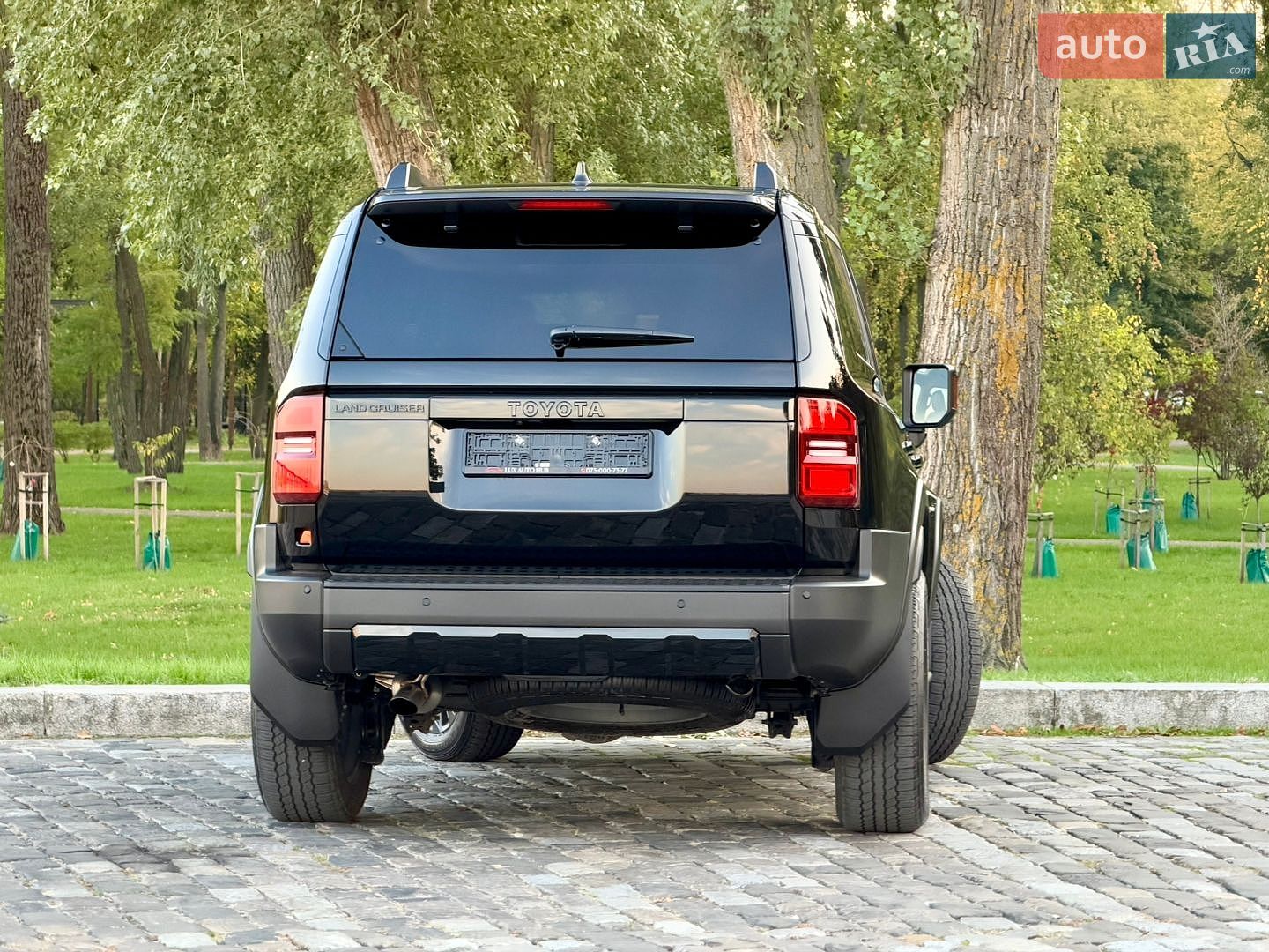 Toyota Land Cruiser Prado 2026 VIN JTEAA3AJ60K046331 фото оголошення 5 з 272