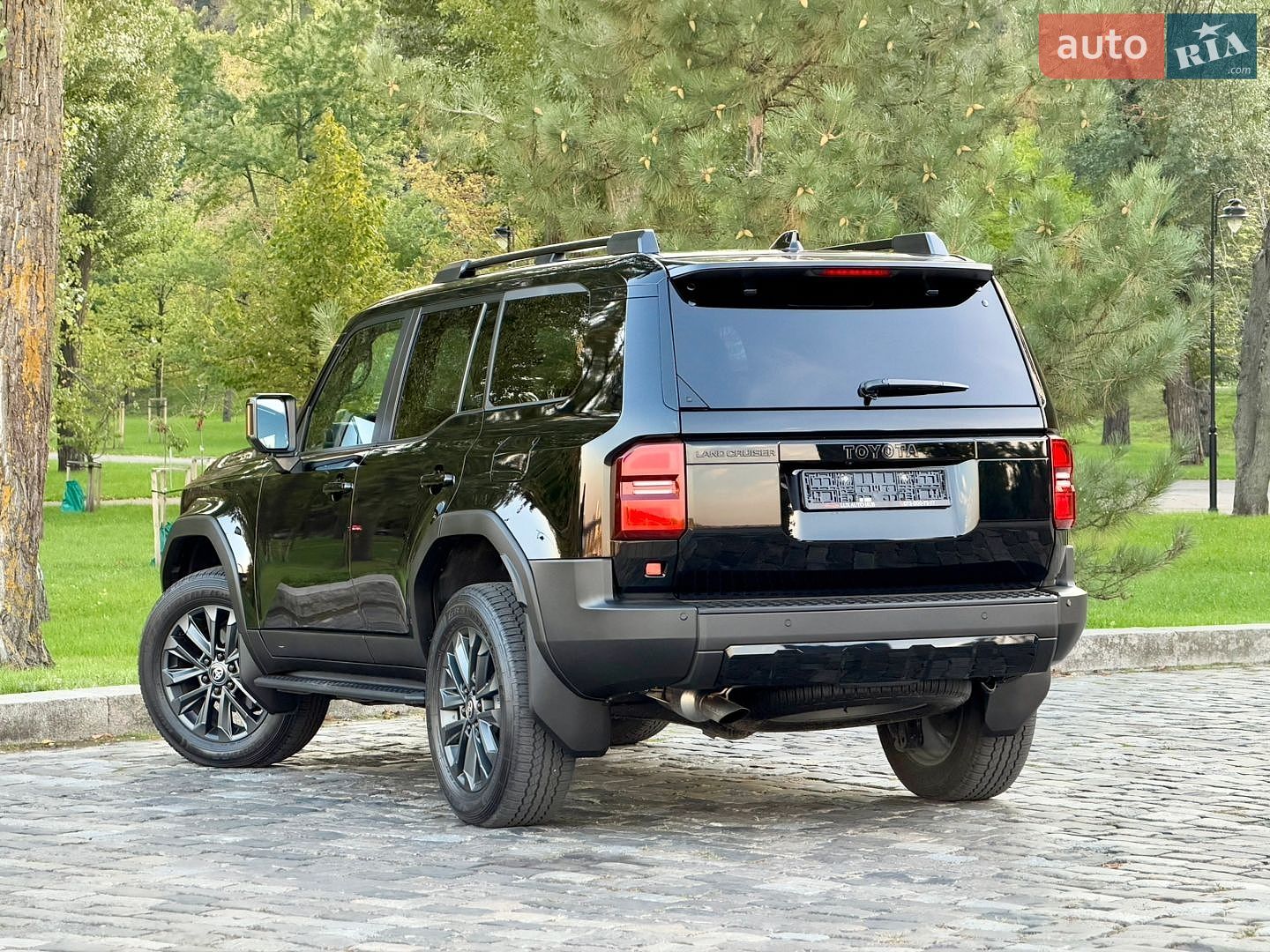 Toyota Land Cruiser Prado 2026 VIN JTEAA3AJ60K046331 фото оголошення 8 з 272