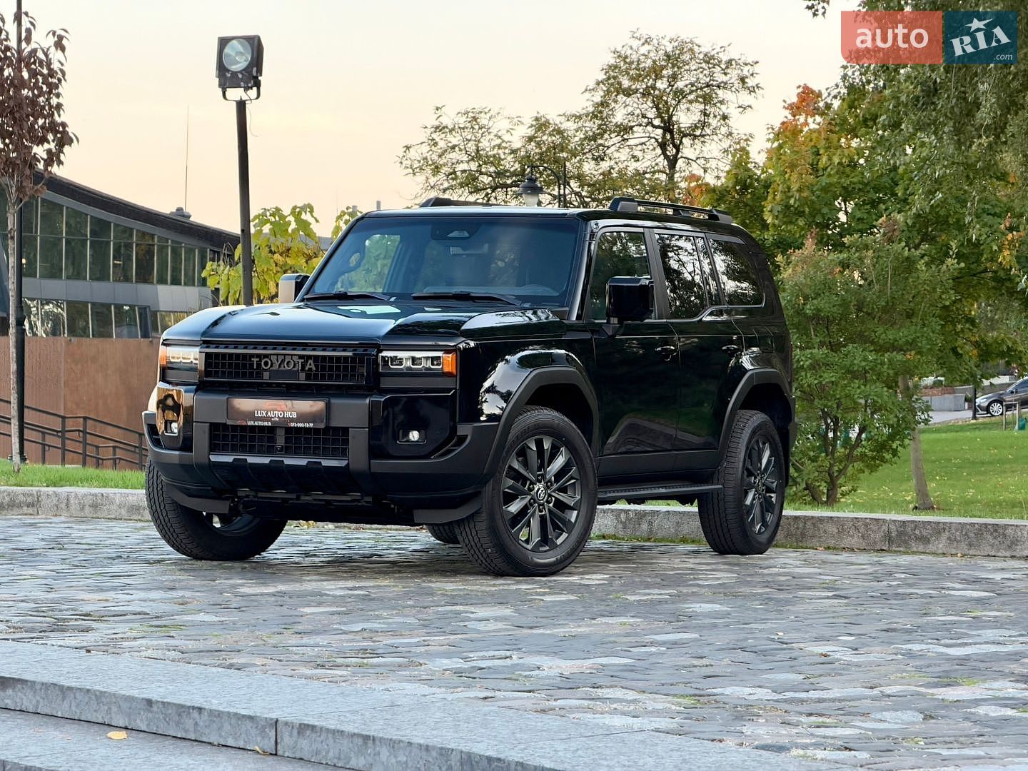 Toyota Land Cruiser Prado 2026 VIN JTEAA3AJ60K046331 фото оголошення 15 з 272