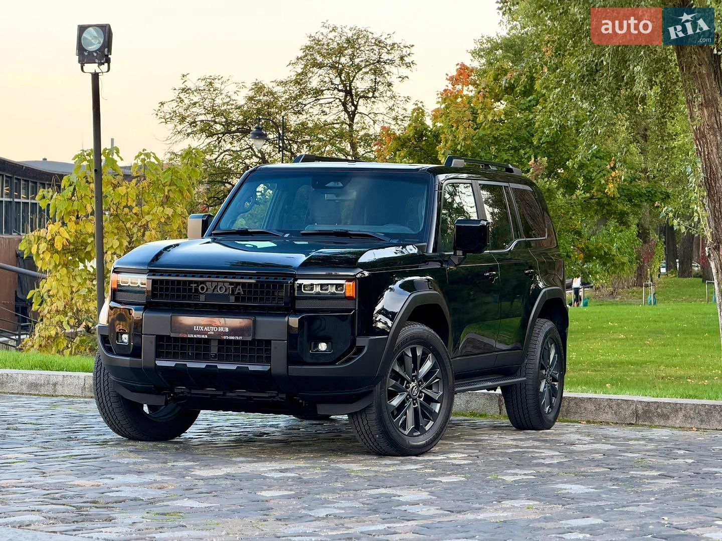 Toyota Land Cruiser Prado 2026 VIN JTEAA3AJ60K046331 фото оголошення 17 з 272