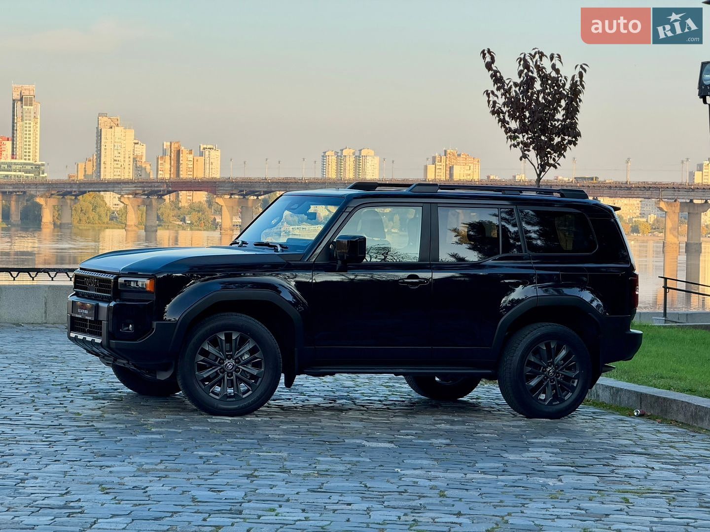 Toyota Land Cruiser Prado 2026 VIN JTEAA3AJ60K046331 фото оголошення 14 з 272