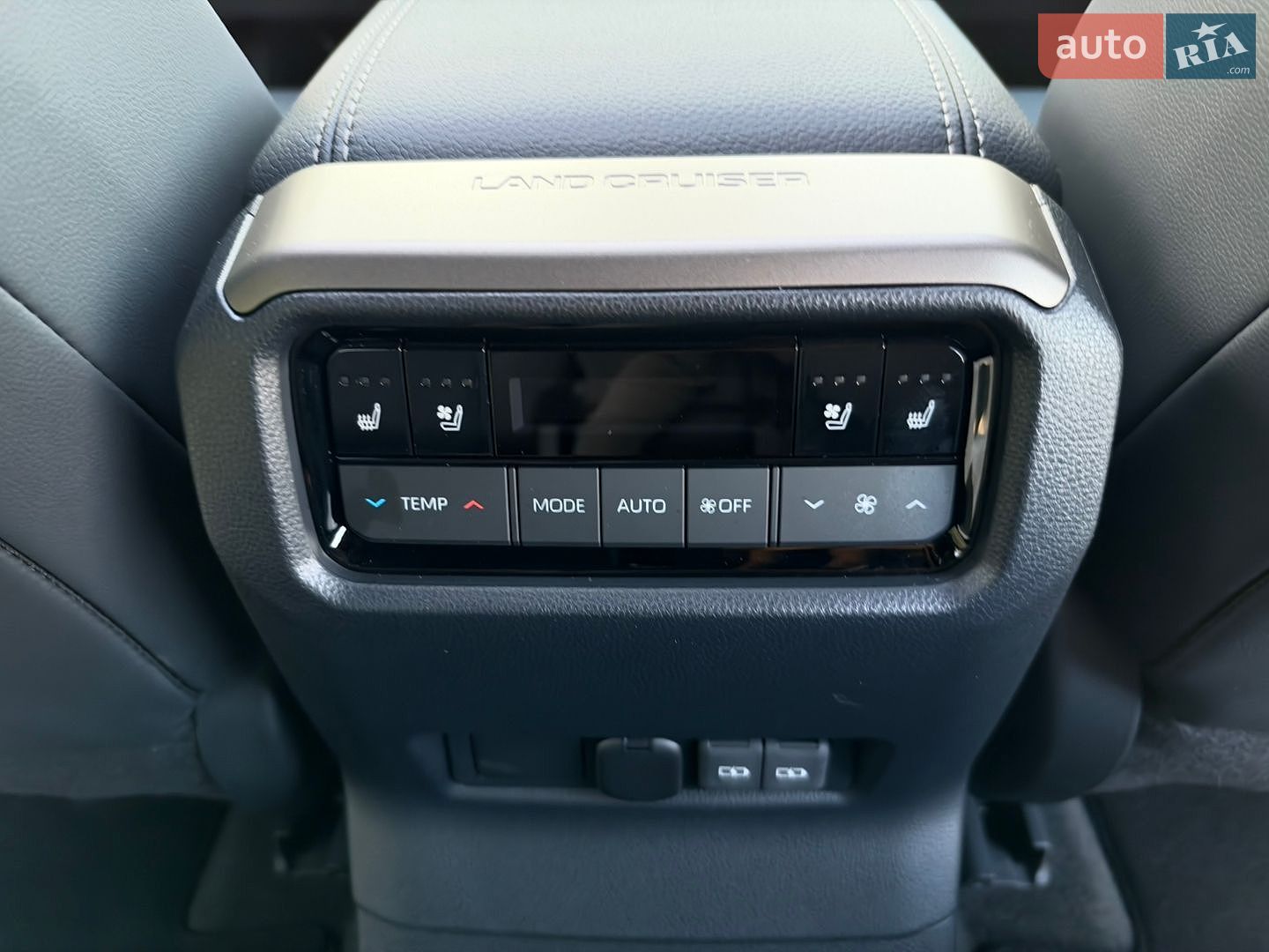 Toyota Land Cruiser Prado 2026 VIN JTEAA3AJ60K046331 фото оголошення 52 з 272