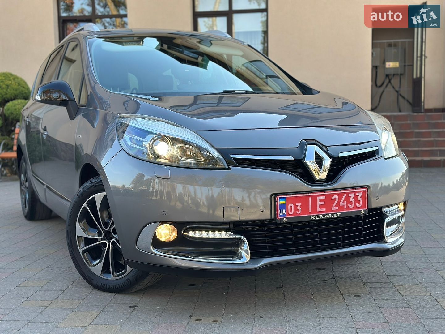Renault Grand Scenic 2015 VIN VF1JZNAA652850565 фото оголошення 2 з 129
