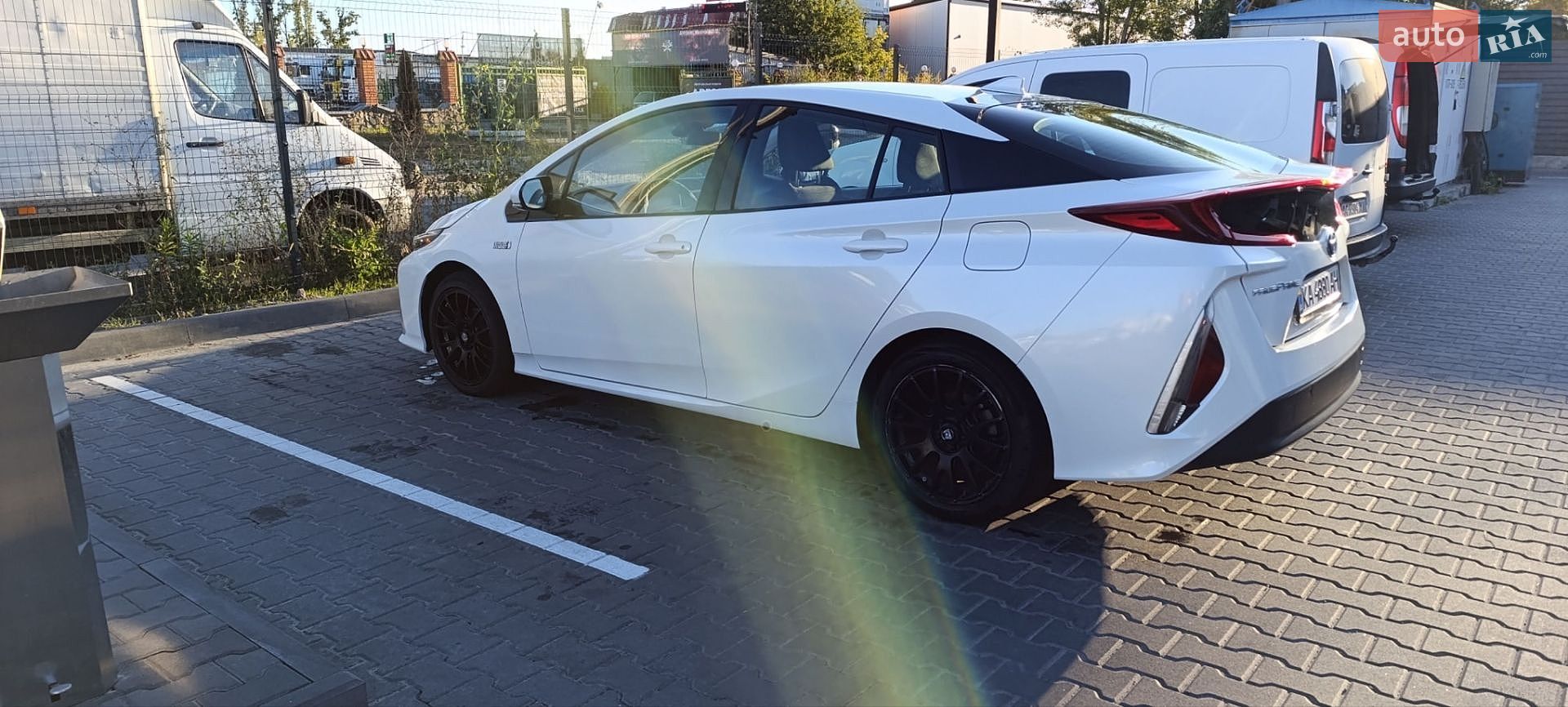 Toyota Prius Prime 2018 VIN JTDKARFP9U3098136 фото оголошення 11 з 16