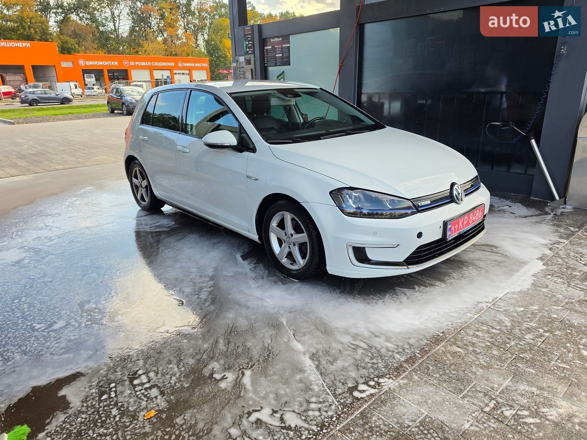 Volkswagen e-Golf 2015 VIN WVWZZZAUZEW900392 фото оголошення 19 з 36