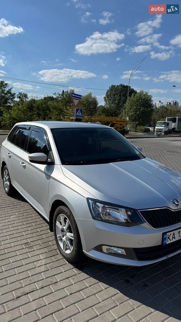 Skoda Fabia 2017 VIN TMBJN4NJ8HB500700 фото оголошення 2 з 31