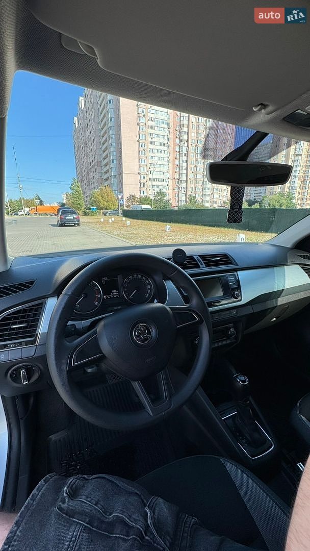 Skoda Fabia 2017 VIN TMBJN4NJ8HB500700 фото оголошення 12 з 31
