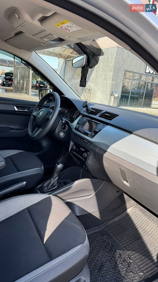 Skoda Fabia 2017 VIN TMBJN4NJ8HB500700 фото оголошення 23 з 31
