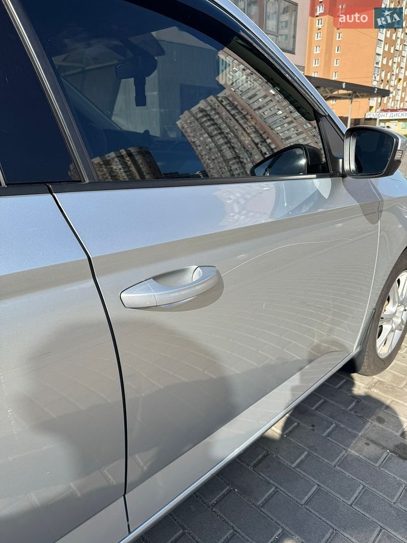 Skoda Fabia 2017 VIN TMBJN4NJ8HB500700 фото оголошення 26 з 31