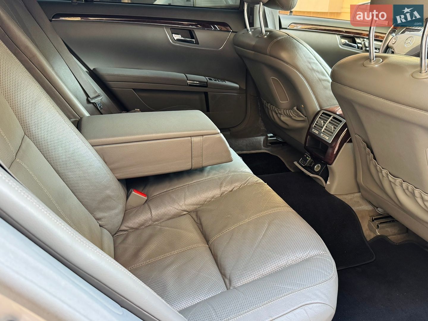 Mercedes-Benz S-Class 2008 VIN WDDNG86XX8A183827 фото оголошення 31 з 41