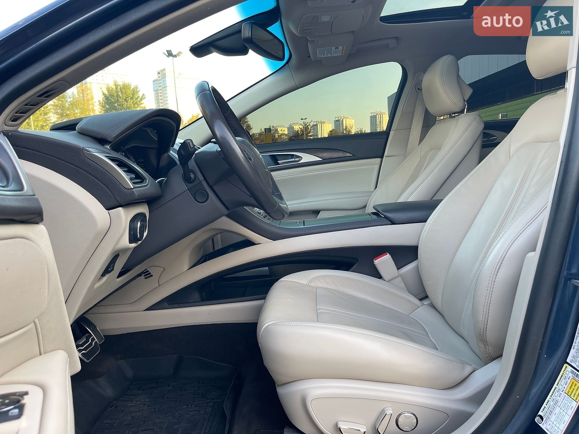 Lincoln MKZ 2019 VIN 3LN6L5LU3KR630736 фото оголошення 24 з 45