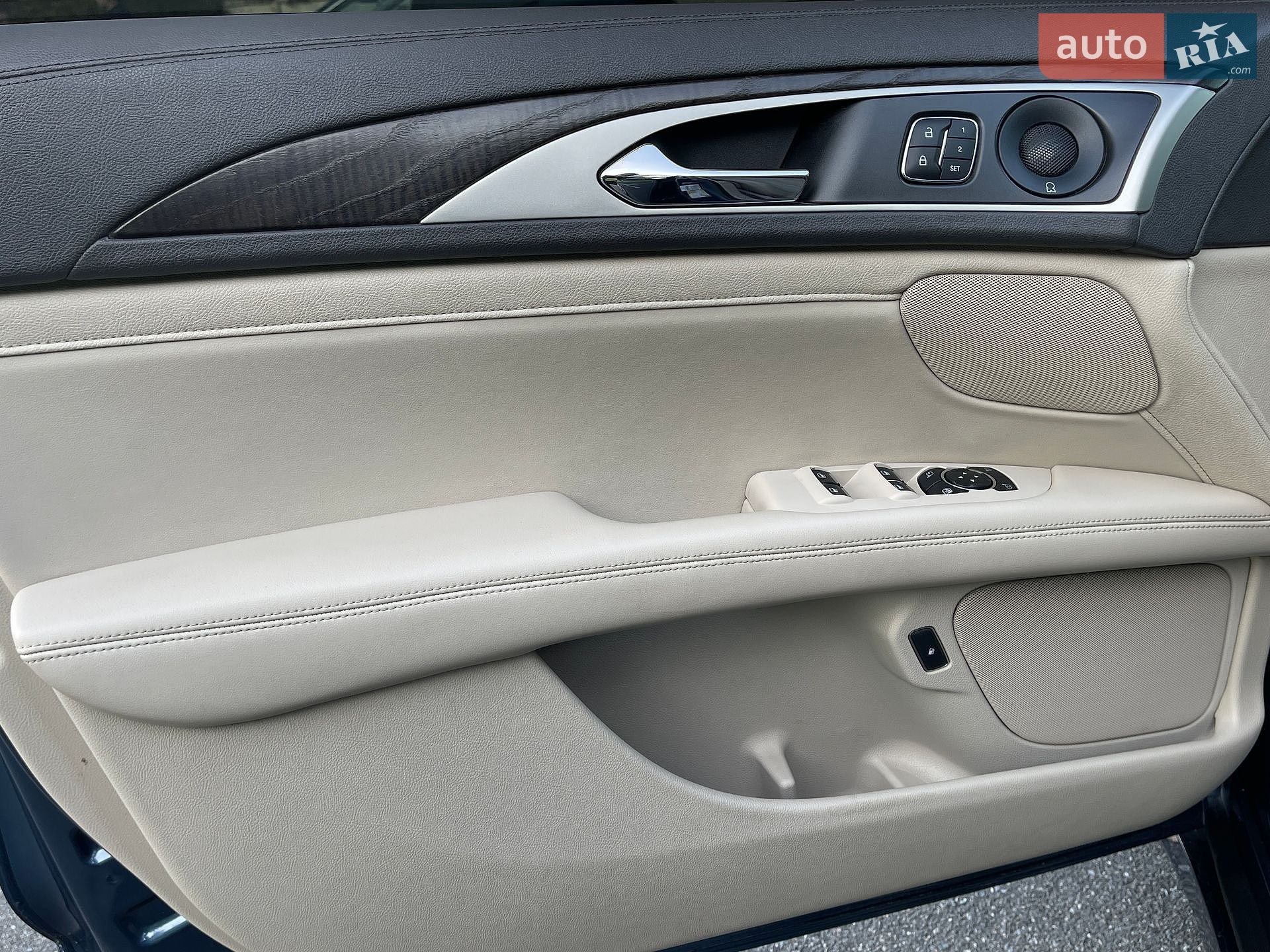 Lincoln MKZ 2019 VIN 3LN6L5LU3KR630736 фото оголошення 26 з 45