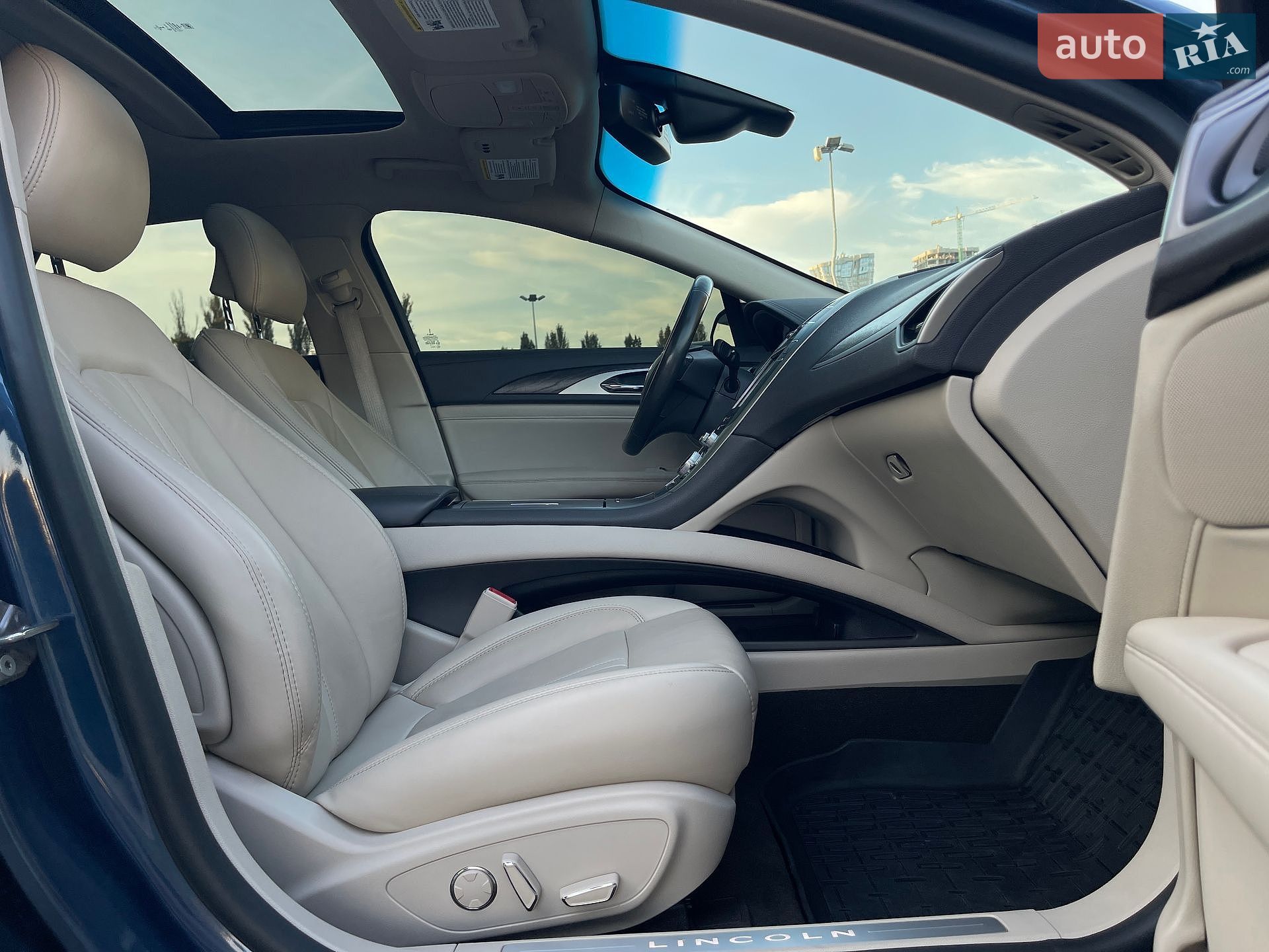 Lincoln MKZ 2019 VIN 3LN6L5LU3KR630736 фото оголошення 31 з 45