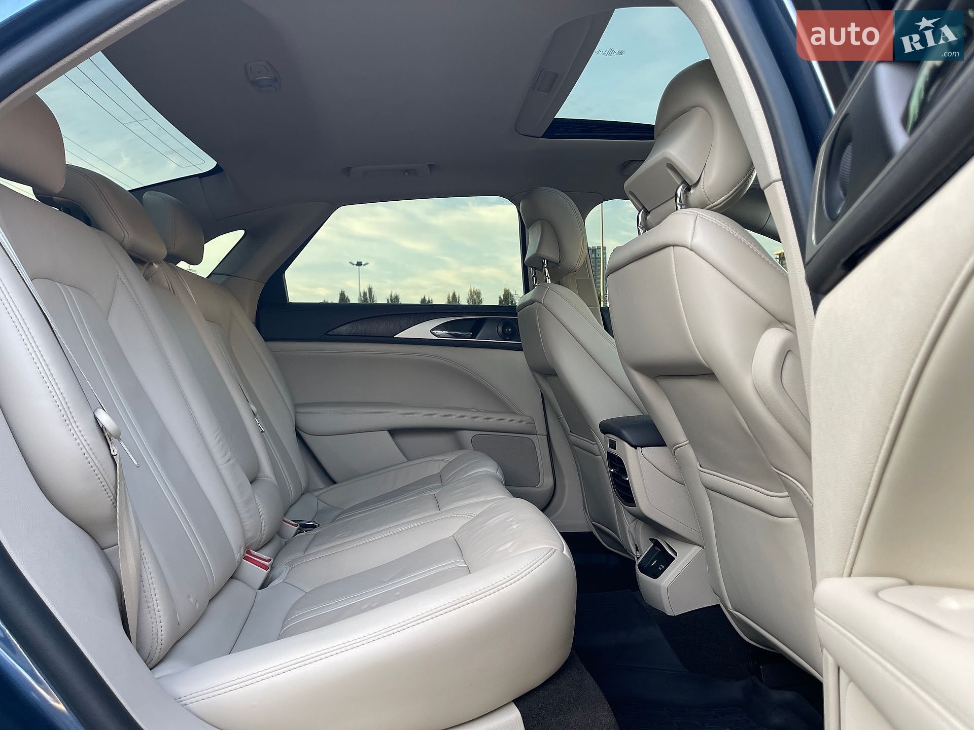 Lincoln MKZ 2019 VIN 3LN6L5LU3KR630736 фото оголошення 33 з 45