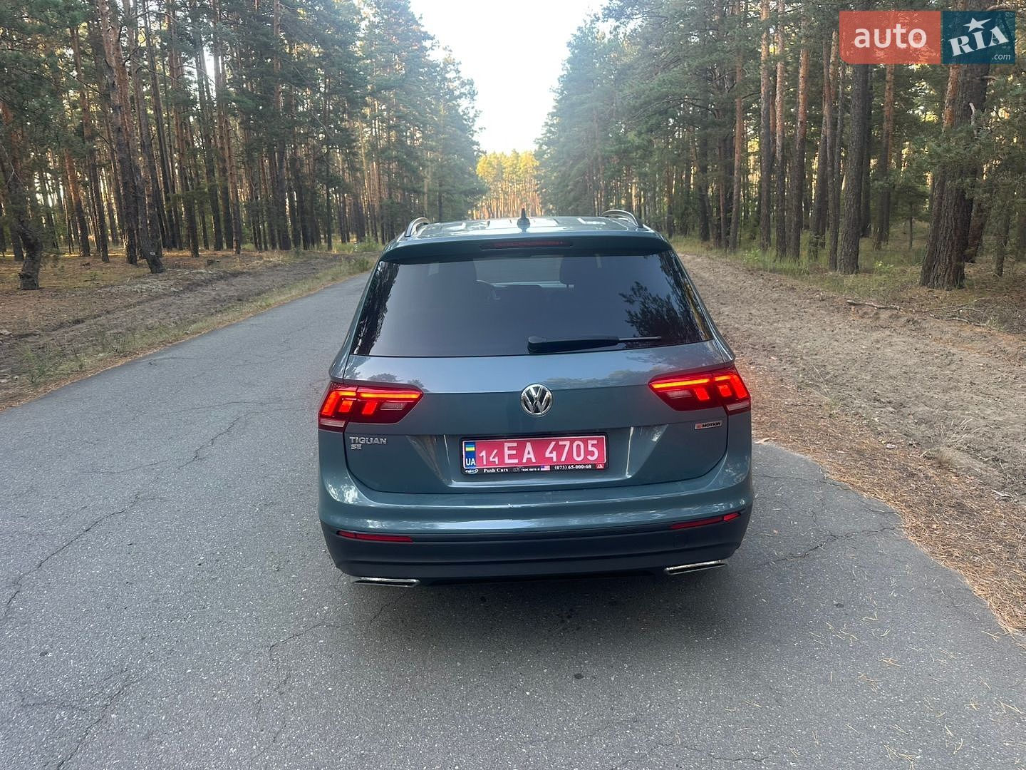 Volkswagen Tiguan 2019 VIN 3VV2B7AX6KM080056 фото оголошення 3 з 12