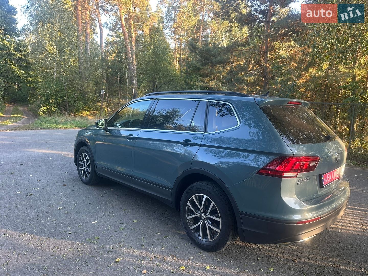 Volkswagen Tiguan 2019 VIN 3VV2B7AX6KM080056 фото оголошення 7 з 12