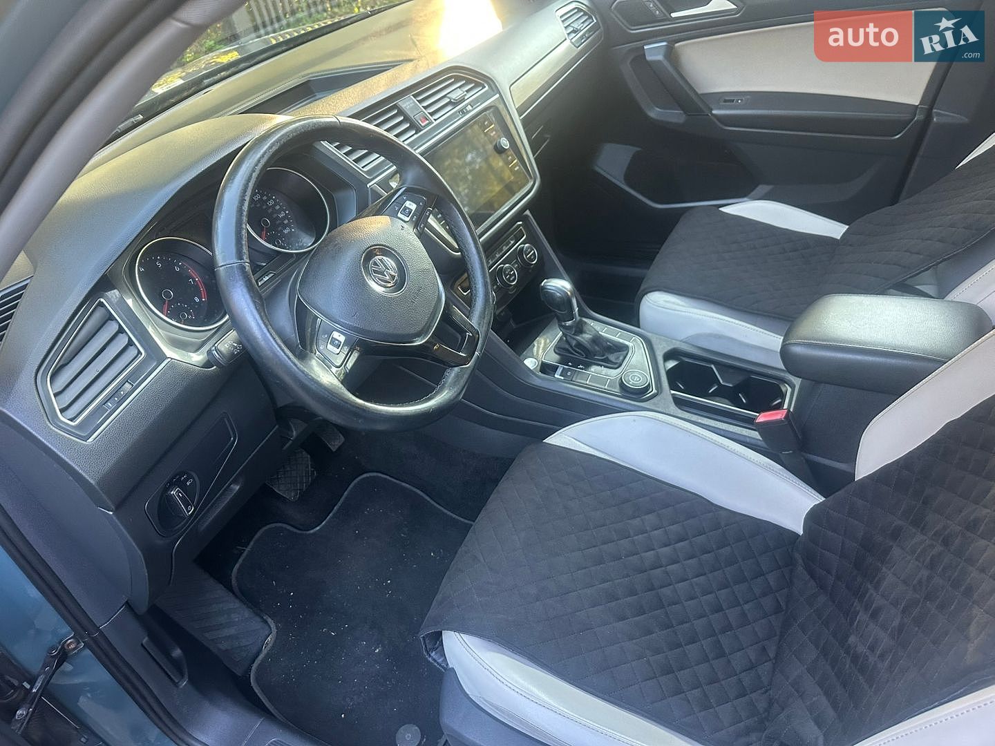 Volkswagen Tiguan 2019 VIN 3VV2B7AX6KM080056 фото оголошення 12 з 12