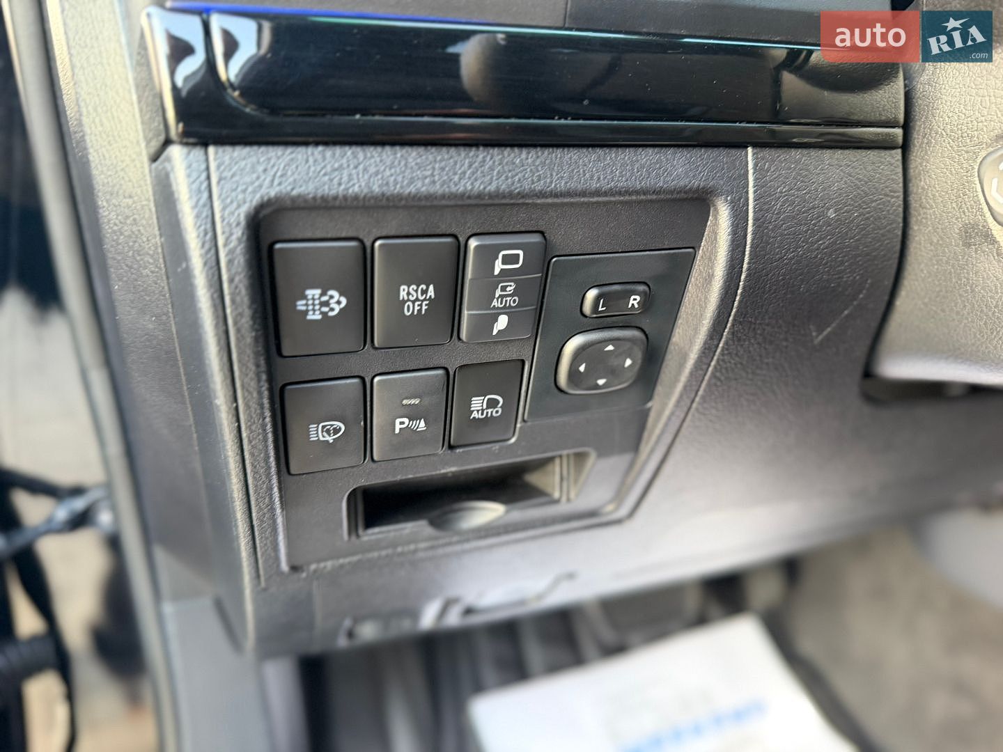 Toyota Land Cruiser 2020 VIN JTMCV02JX04311545 фото оголошення 36 з 74