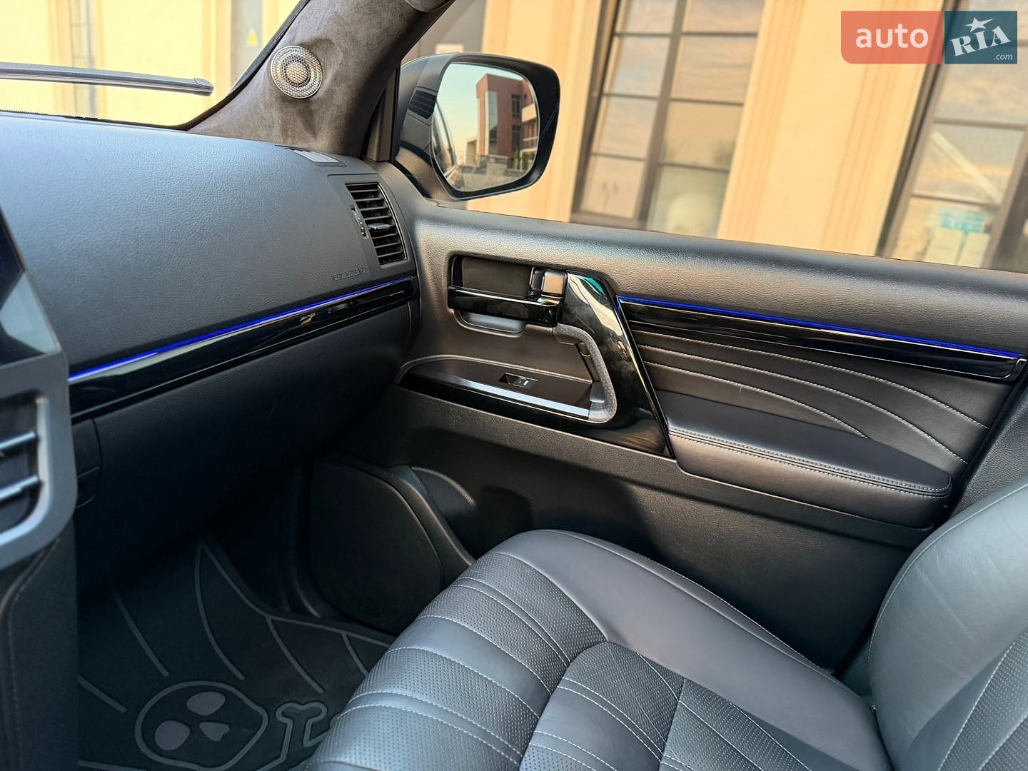 Toyota Land Cruiser 2020 VIN JTMCV02JX04311545 фото оголошення 39 з 74
