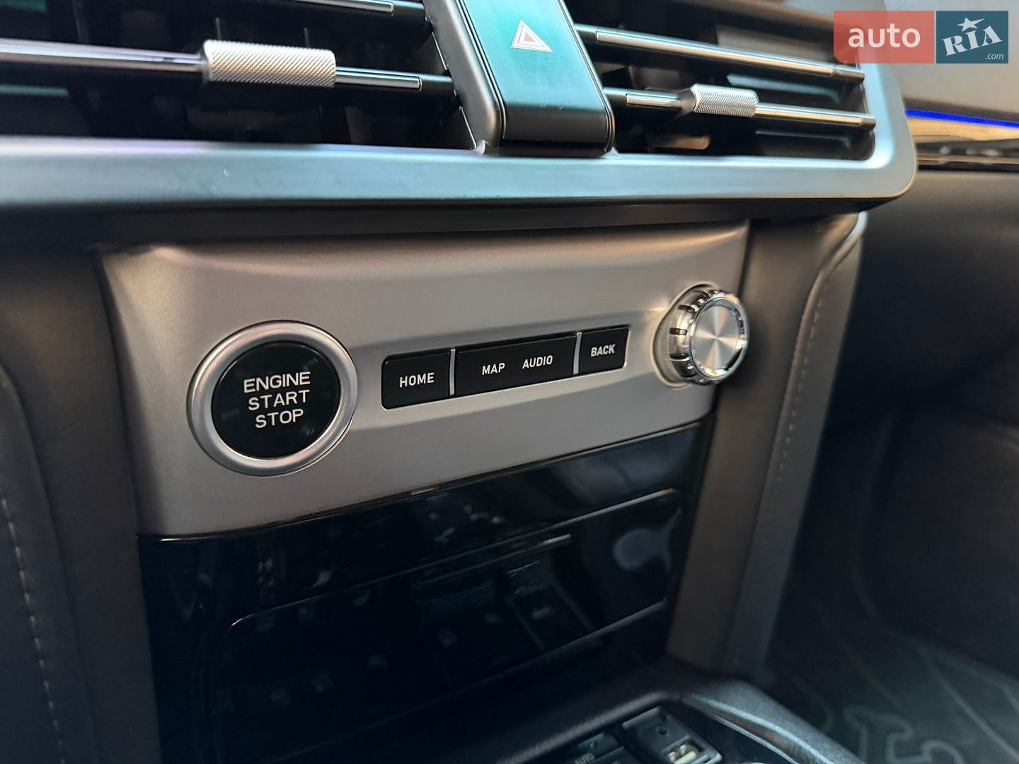 Toyota Land Cruiser 2020 VIN JTMCV02JX04311545 фото оголошення 53 з 74