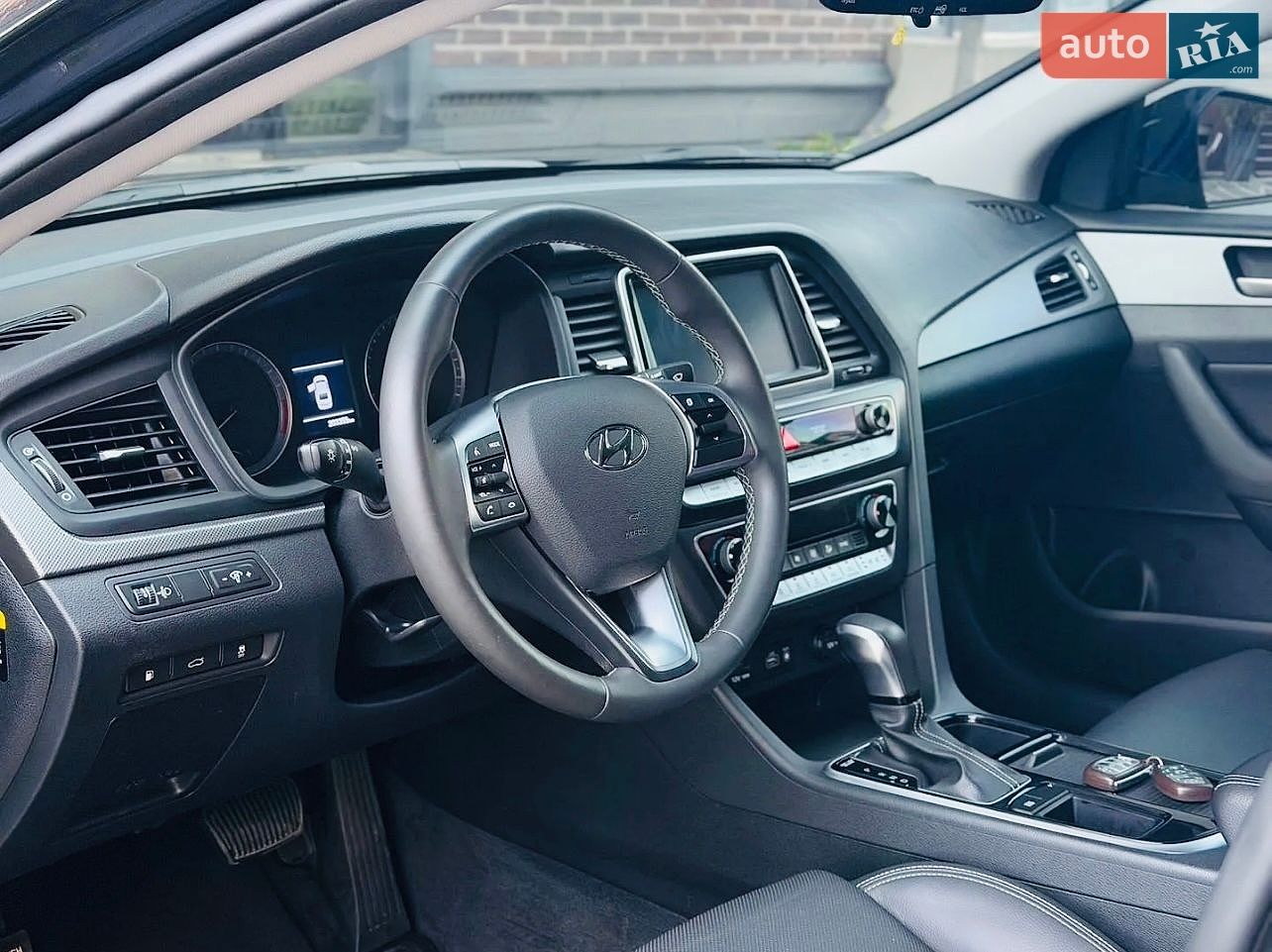 Hyundai Sonata 2017 VIN KMHE341DBJA356934 фото оголошення 14 з 33