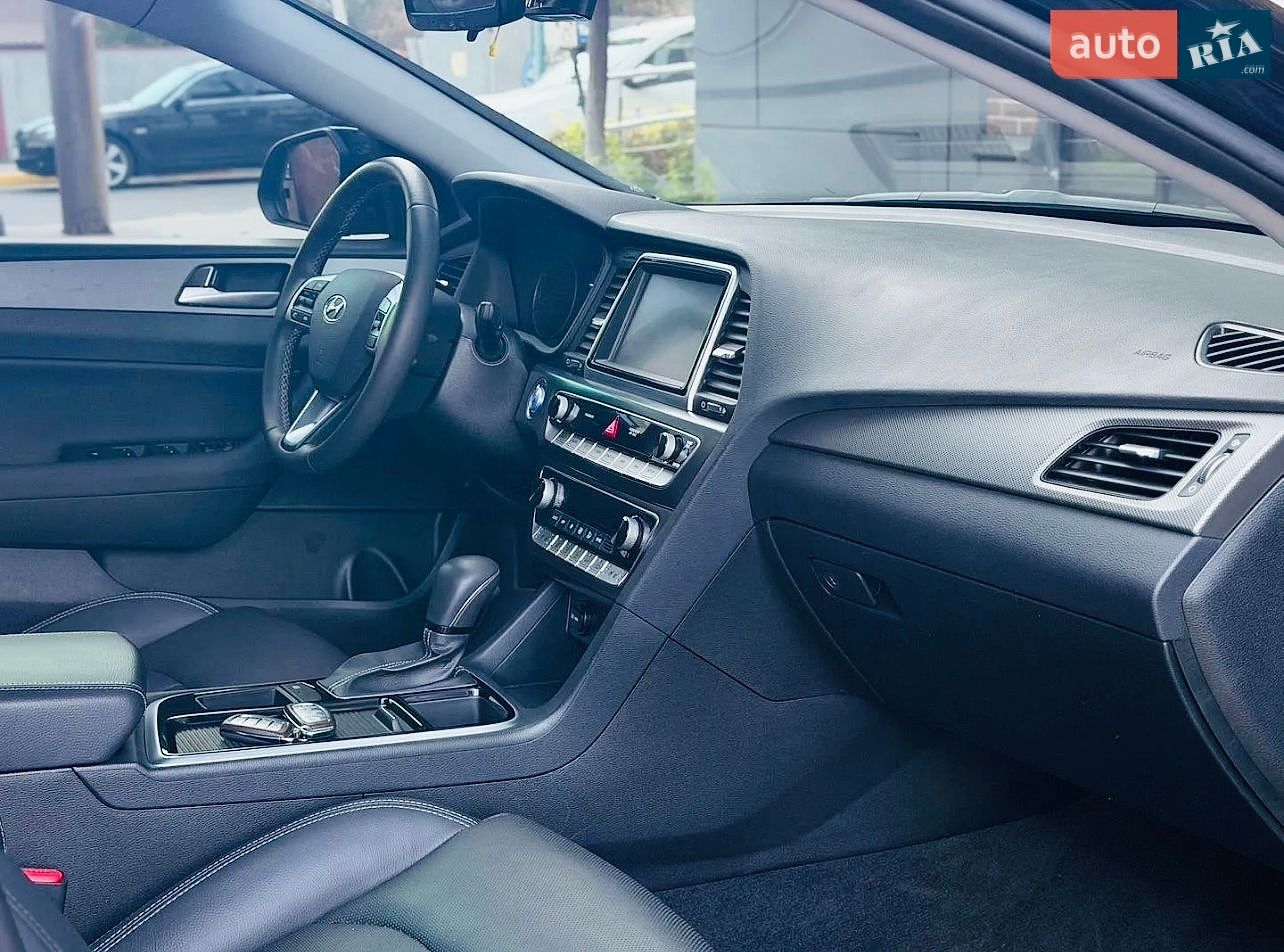 Hyundai Sonata 2017 VIN KMHE341DBJA356934 фото оголошення 16 з 33