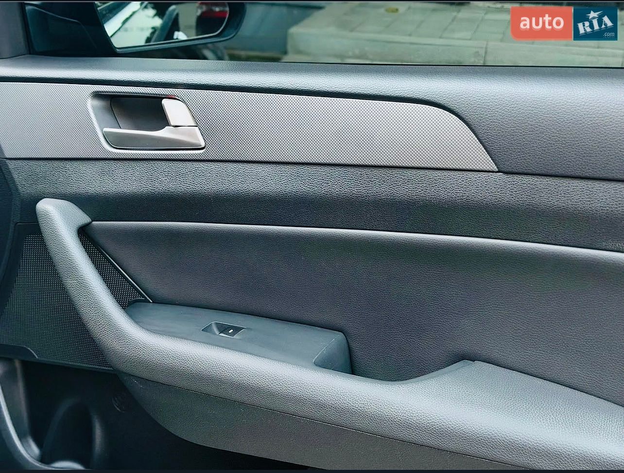 Hyundai Sonata 2017 VIN KMHE341DBJA356934 фото оголошення 24 з 33