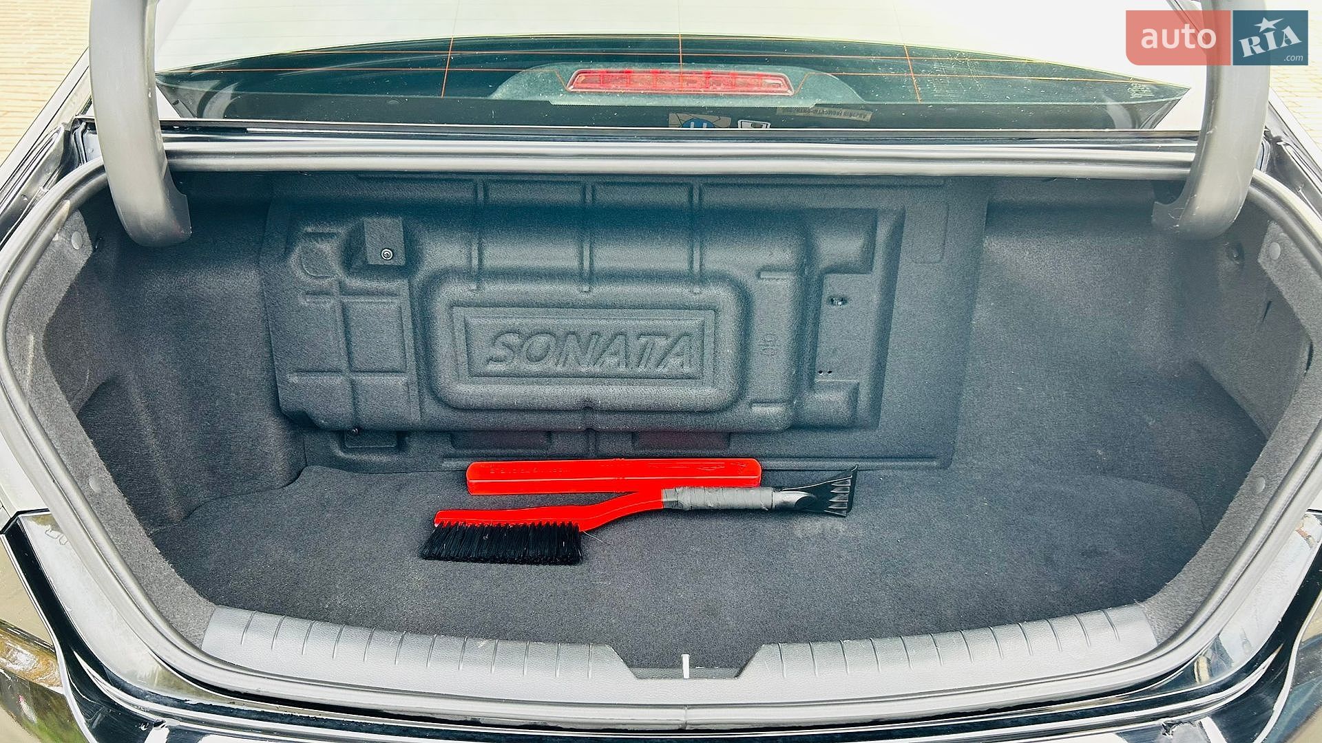 Hyundai Sonata 2017 VIN KMHE341DBJA356934 фото оголошення 32 з 33