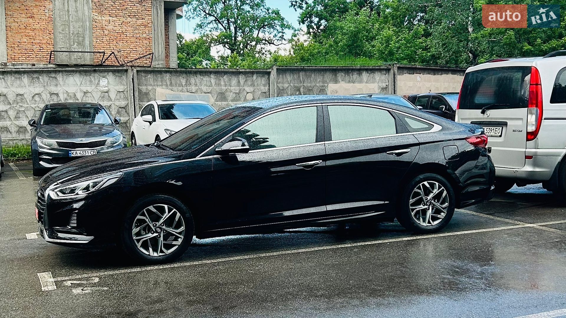 Hyundai Sonata 2017 VIN KMHE341DBJA356934 фото оголошення 2 з 33